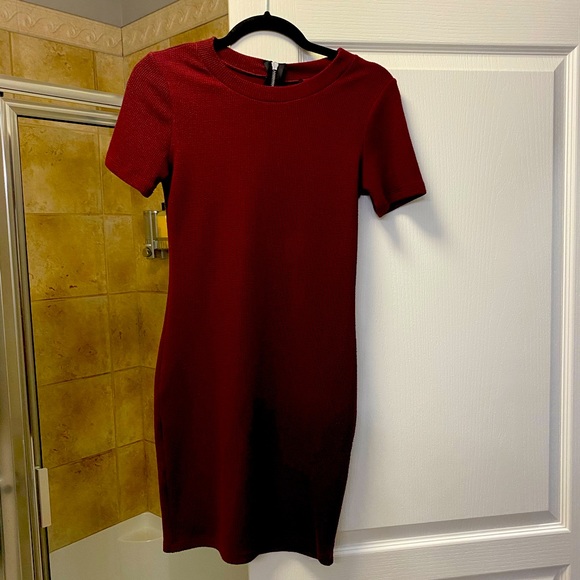 Burgundy bodycon dress. - Picture 1 of 2